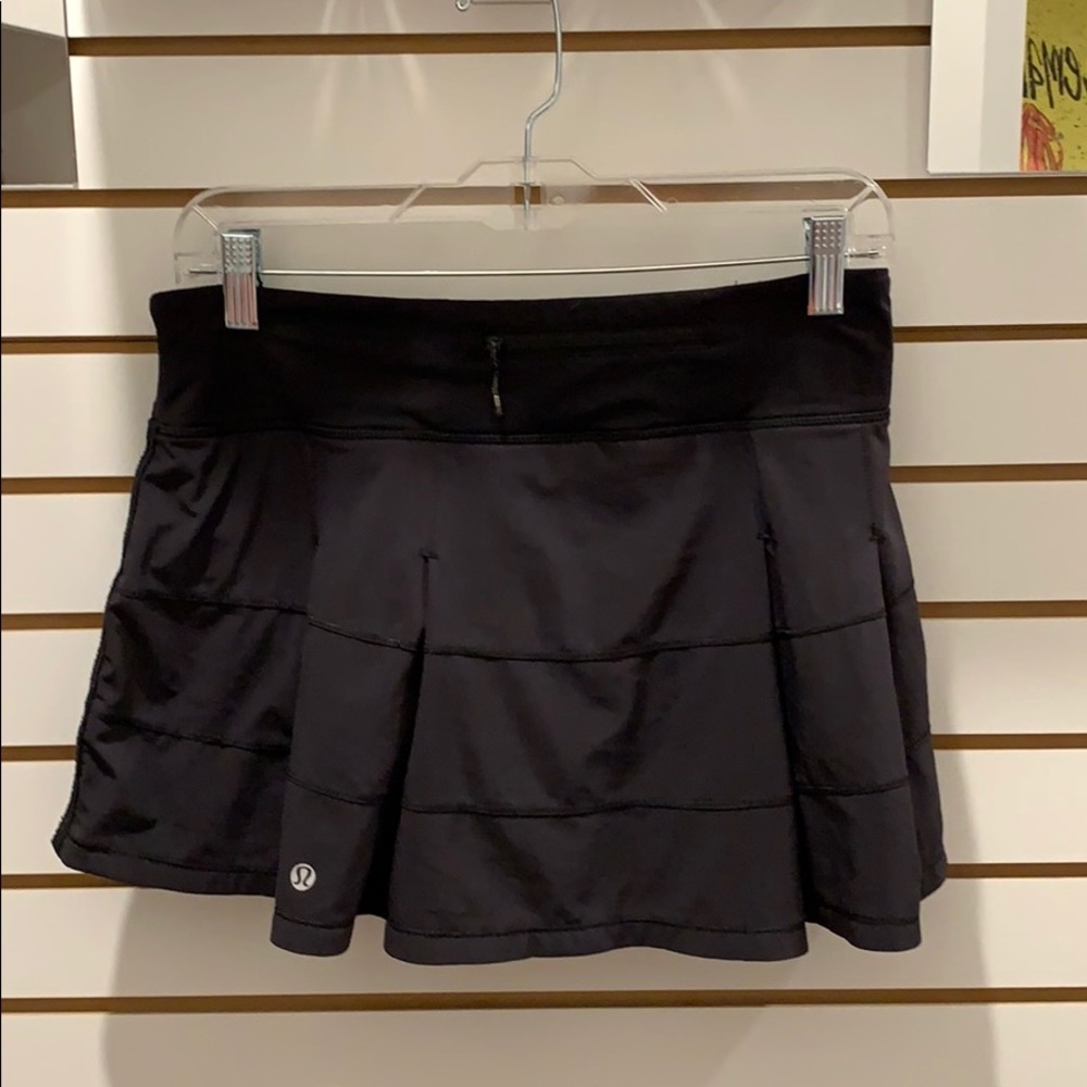 Lululemon women’s skirt black size 6